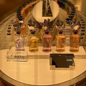 💎🦄Very rare. Limited edition LV fragrance sample. 2ml     Stellar times.